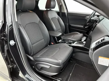 Car image 47