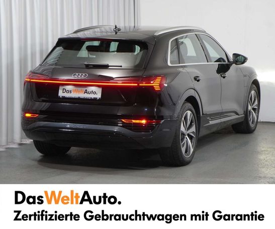 Audi Q8 50 quattro e-tron Advanced 250 kW image number 3