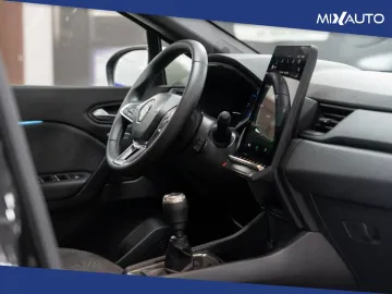 Car image 17