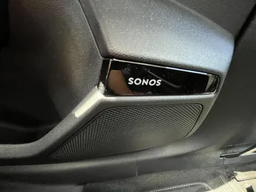 Car image 30