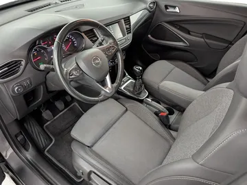 Car image 32