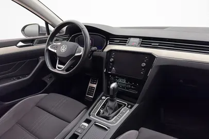 Car image 26