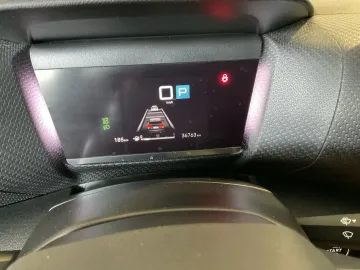 Car image 28