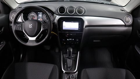 Car image 10