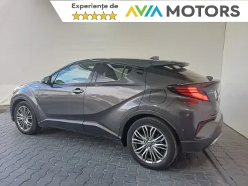 Car image 2
