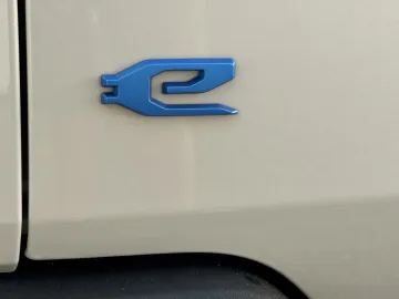 Car image 50