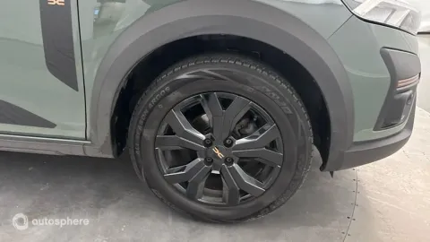 Car image 20