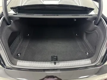Car image 40