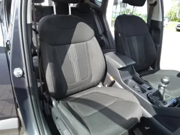 Car image 28