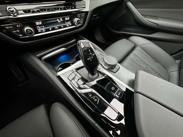 BMW 530 Touring 215 kW image number 25