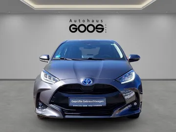 Car image 3
