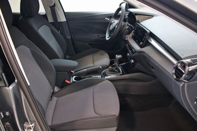 Car image 13