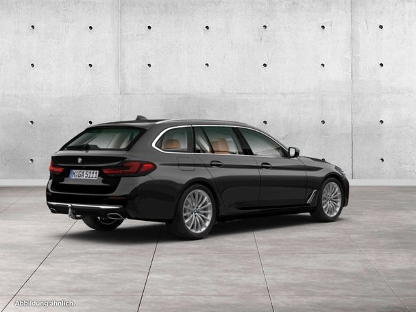 BMW 530d Touring Luxury Line 210 kW image number 3