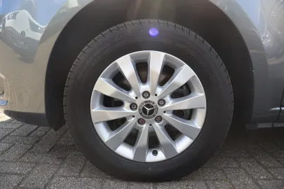 Car image 31