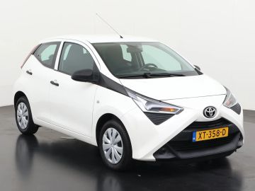 Car image 25