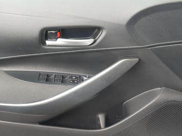 Car image 30