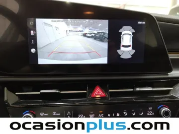 Car image 10