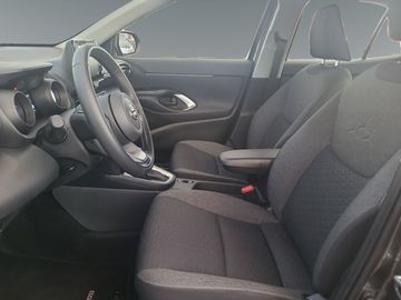 Car image 10