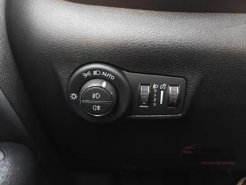 Car image 36