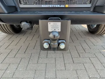 Car image 32