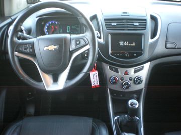 Car image 10