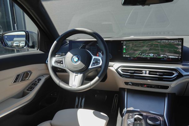 BMW 330 e Touring xDrive 215 kW image number 25