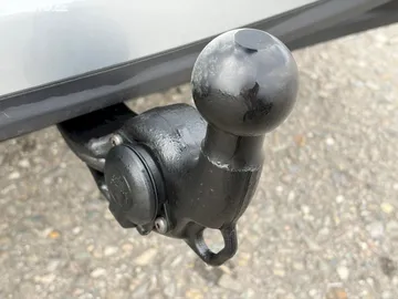 Car image 35