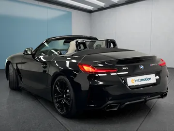Car image 30