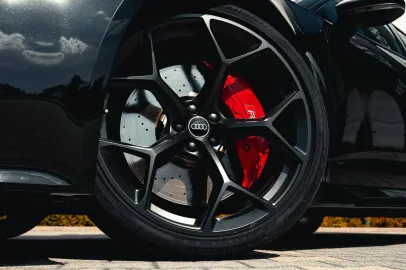 Car image 30