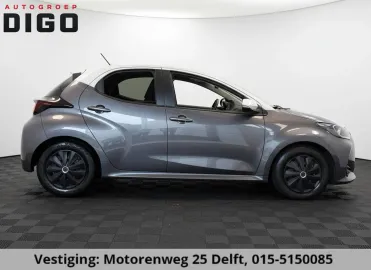 Car image 4