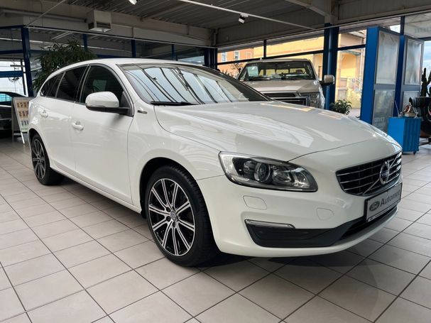 Volvo V60 D6 Momentum AWD 212 kW image number 3