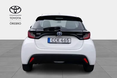 Car image 3