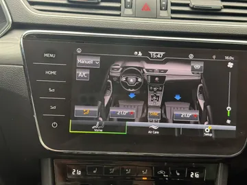 Car image 27
