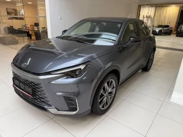 Car image 18