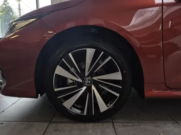 Car image 20
