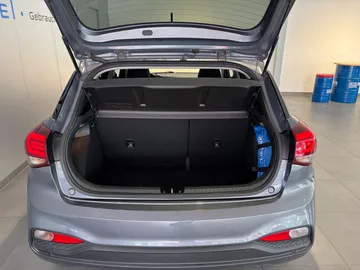 Car image 21