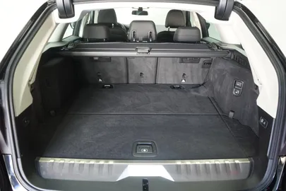 Car image 34