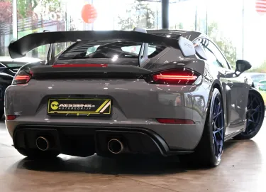 Car image 2