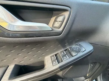 Car image 44