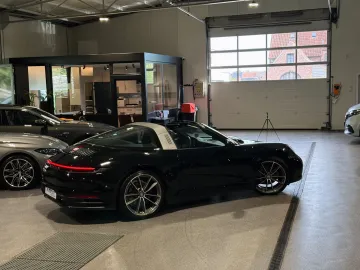 Car image 38