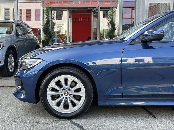 BMW 320d Touring xDrive Advantage 140 kW image number 8