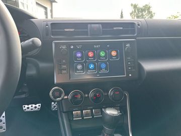 Car image 13