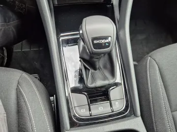 Car image 27