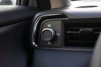 Car image 37