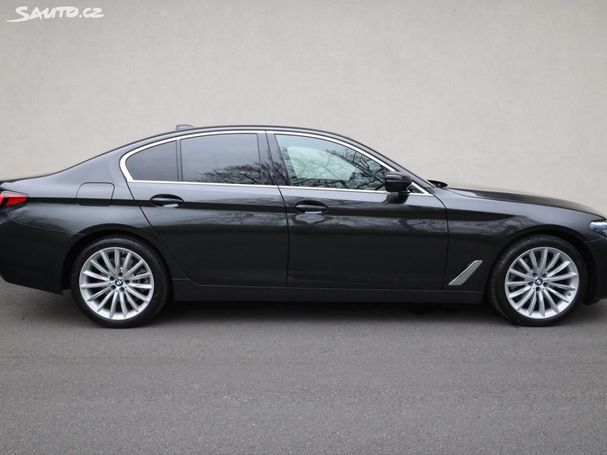 BMW 520d xDrive 140 kW image number 2