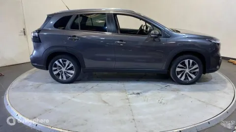 Car image 4