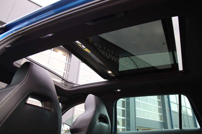 Car image 37