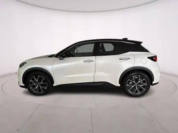 Car image 3