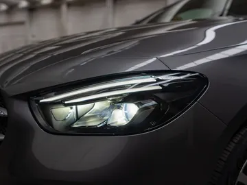 Car image 33