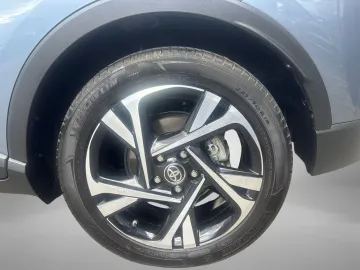Car image 22